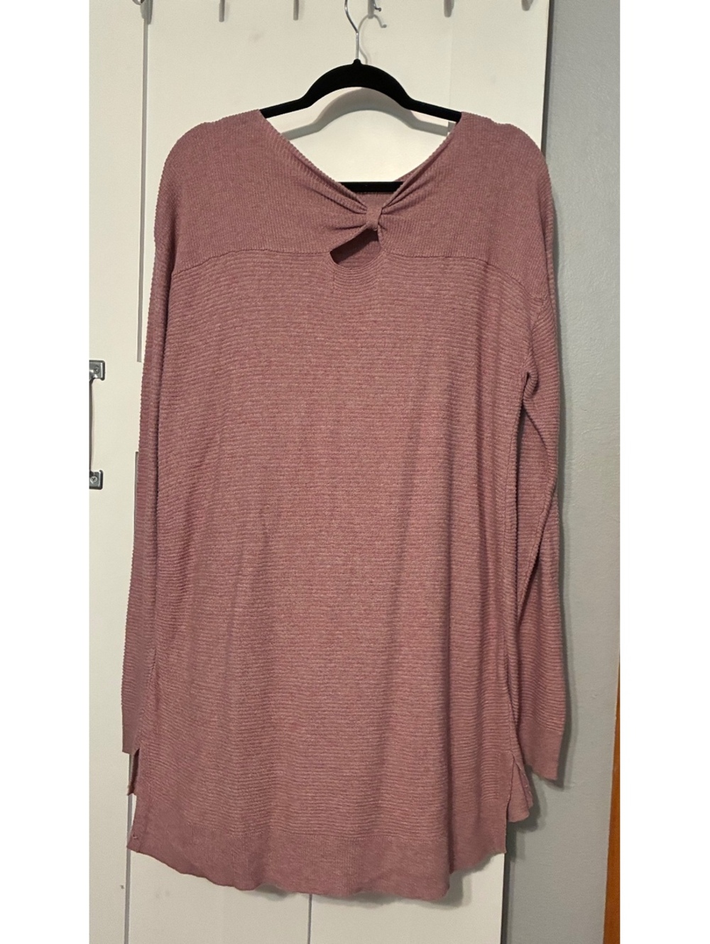 ELLE Mauve Ribbed Twist-Back Long Sleeve Top - Size Large